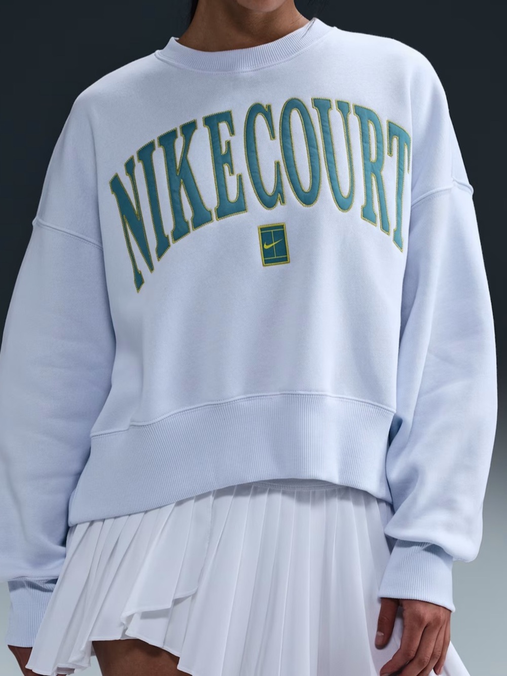 NikeCourt Heritage Phoenix  Over-Oversized Crew-Neck Sweatshirt size Small